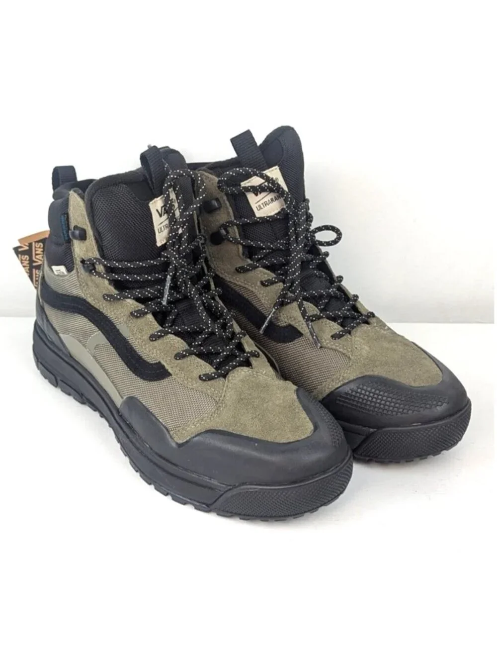 Men's 7, Women's 8.5 - Vans UltraRange EXO Hi MTE-2 - Waterproof Hiking Boot